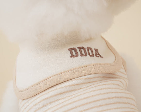 DDOAロゴのストライプタンクのアップ（背面）