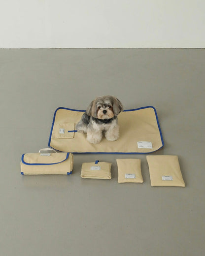 BIMEEピクニックマット一式と犬（展開）
